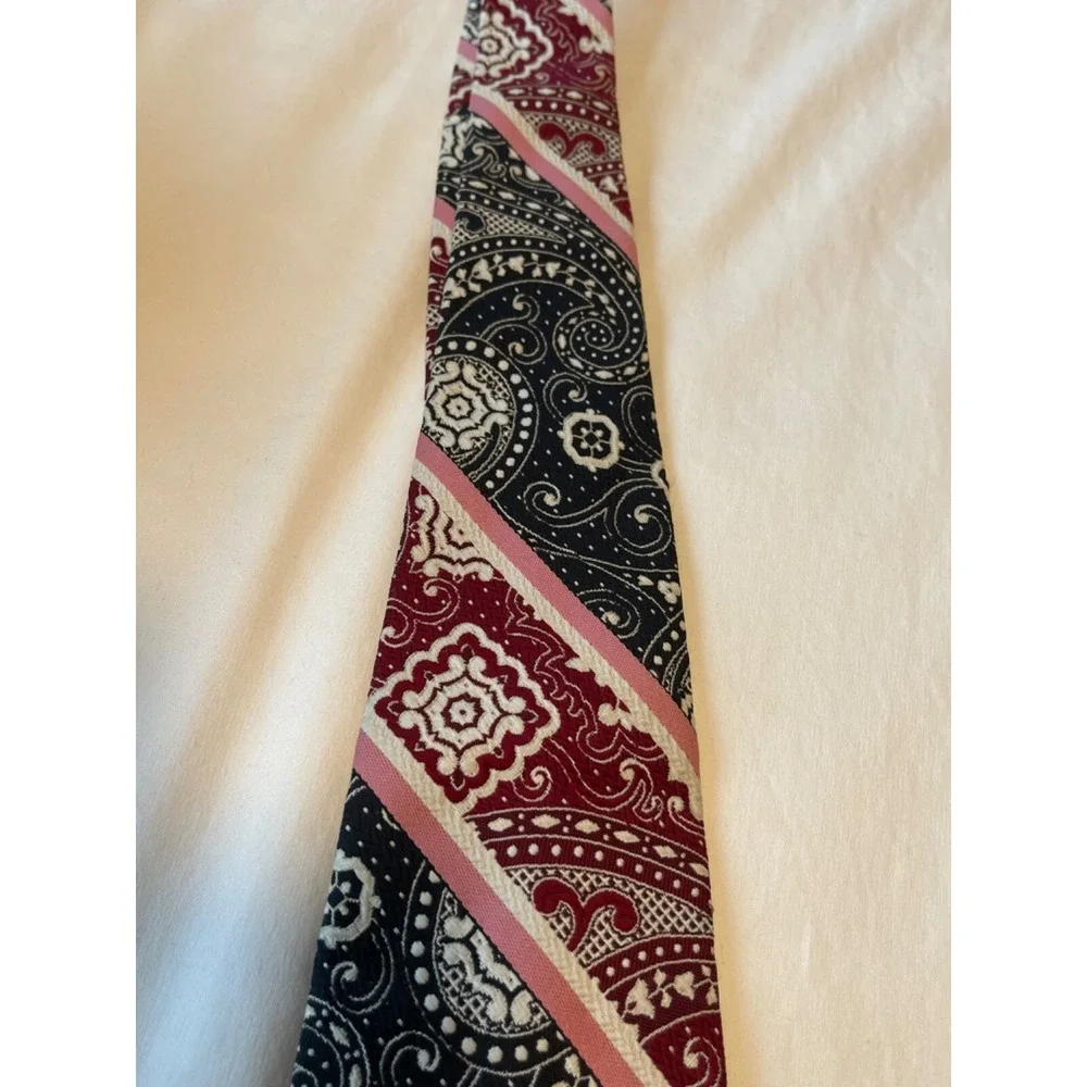 Neck Tie Qiana‎ Nylon- pink, white, navy, red From May Co. Very Unique Pattern!